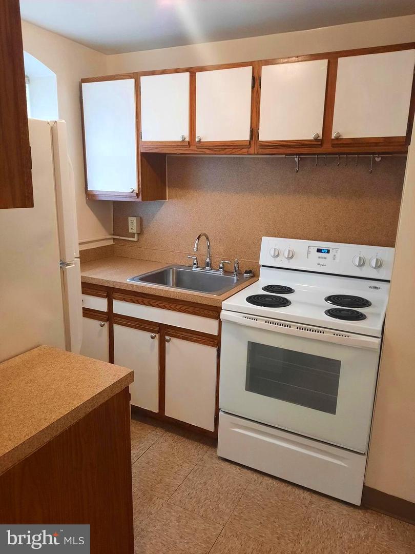 12 S Filbert St #A14