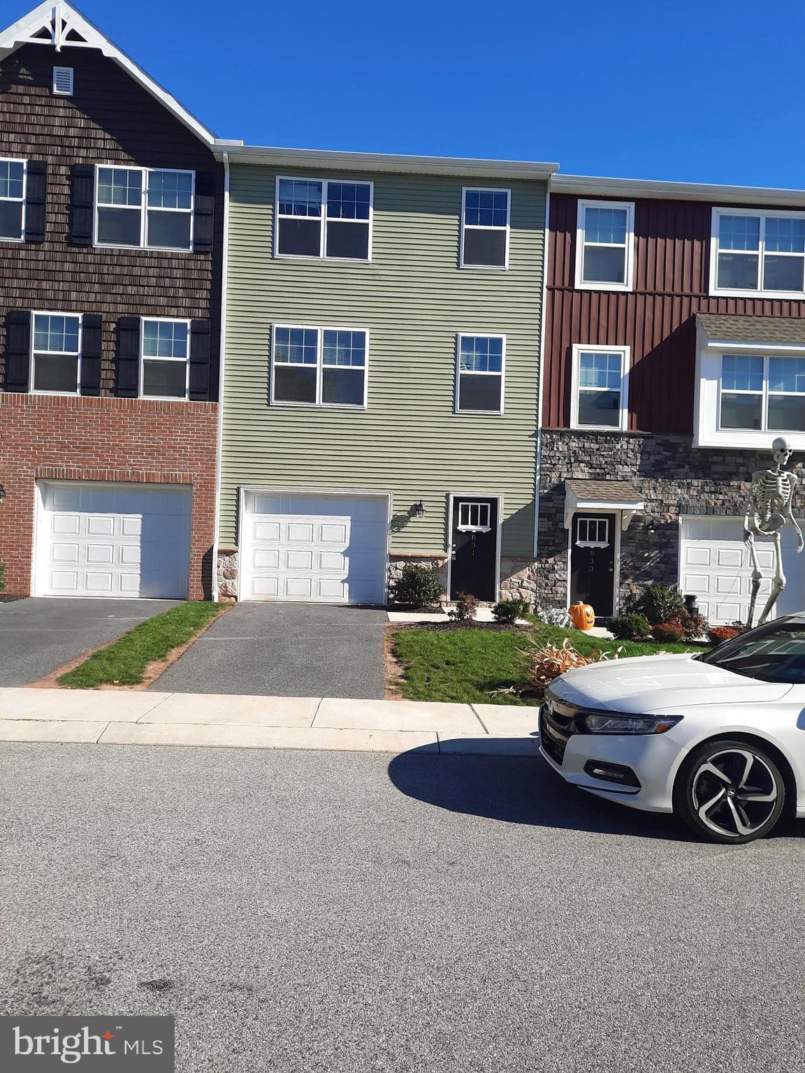 831 Admirals Quay Dr