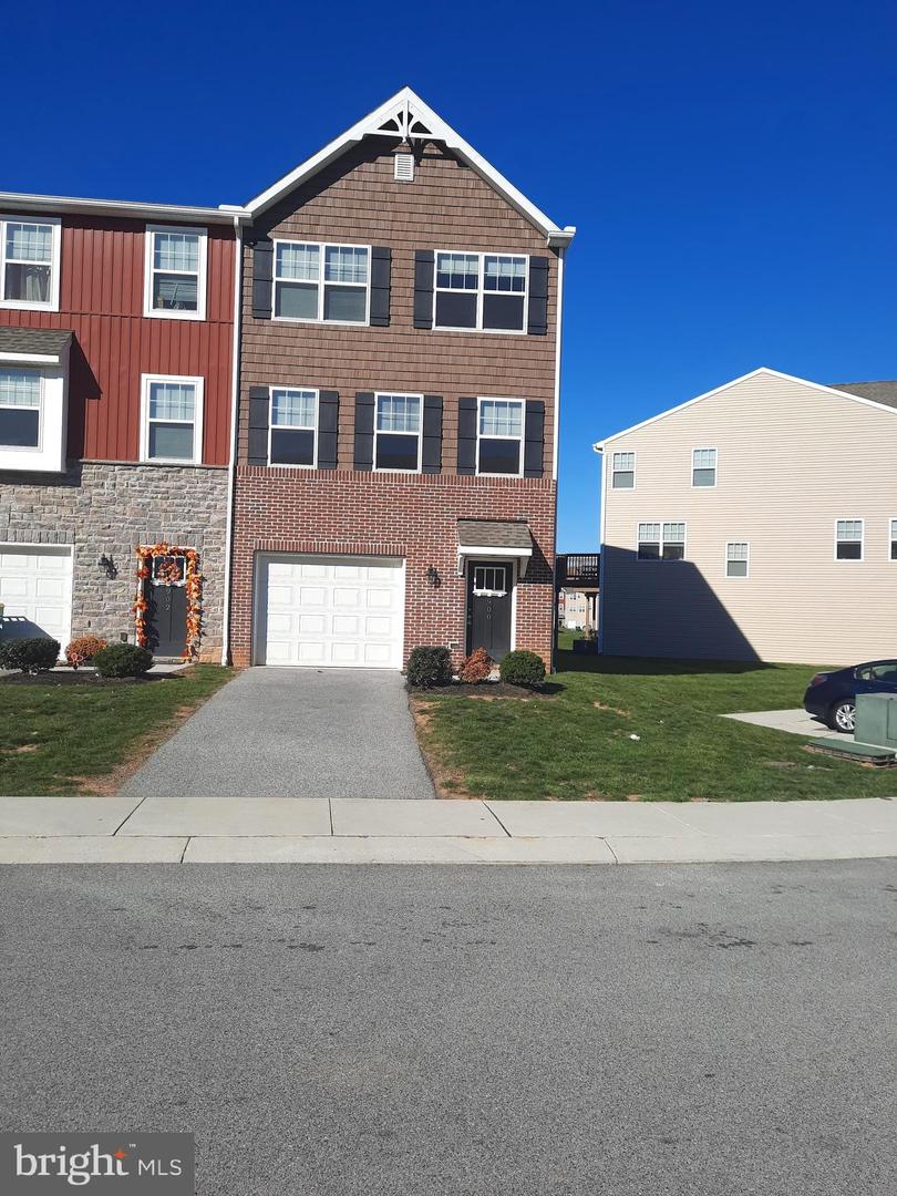 900 Admirals Quay Dr