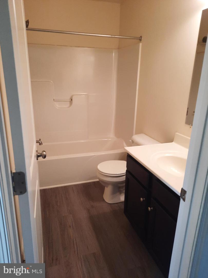 900 Admirals Quay Dr