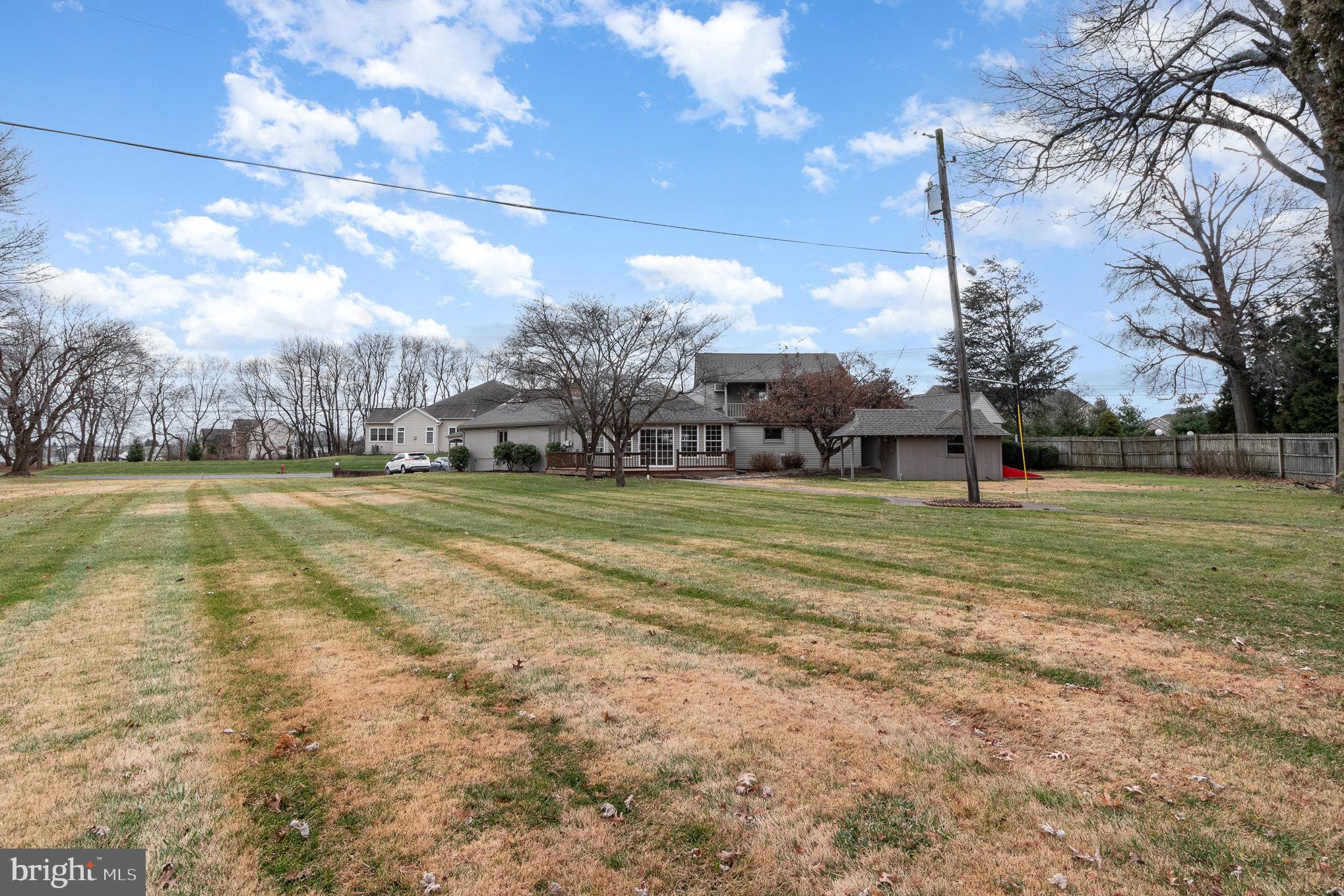 122 Woods Dr