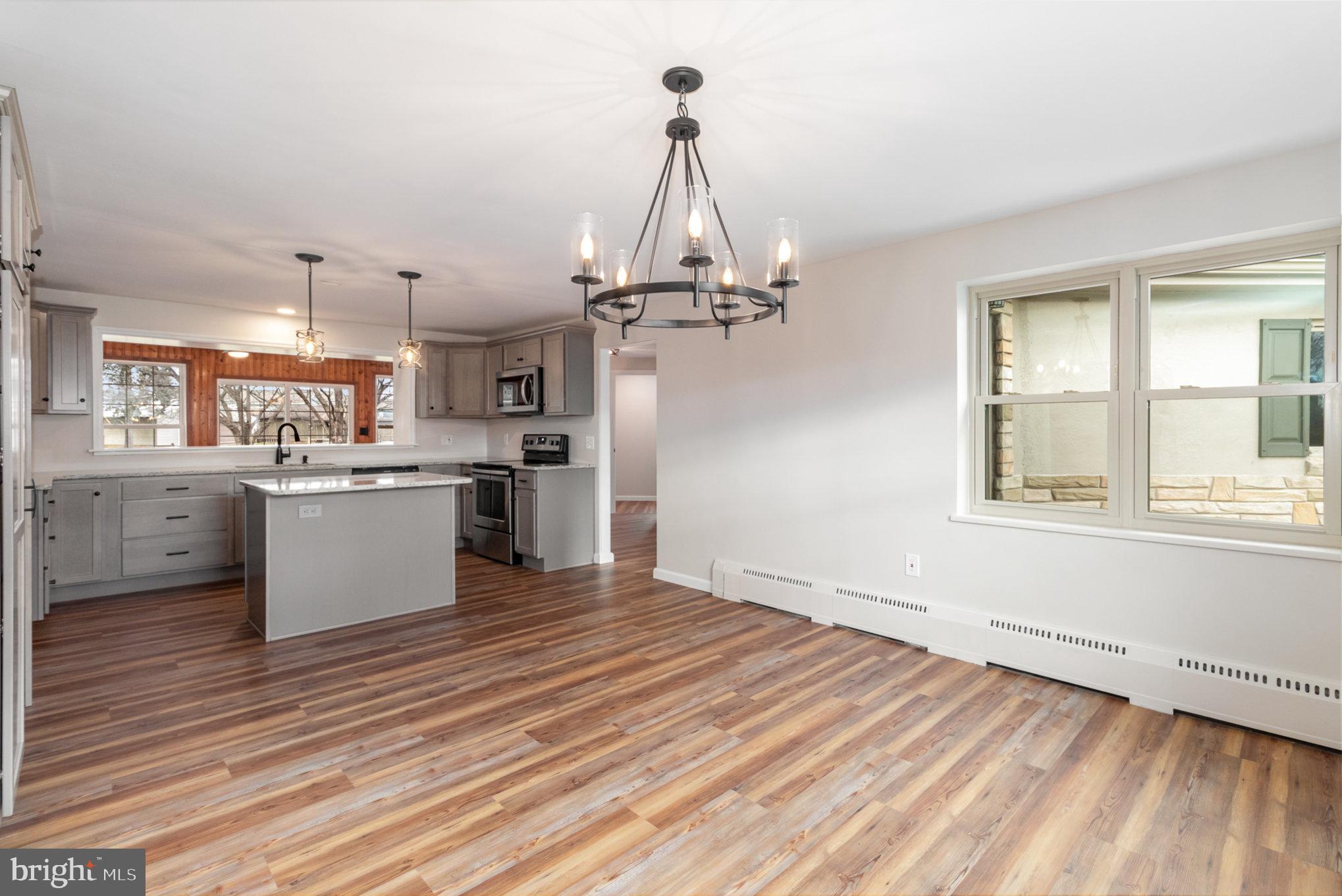 122 Woods Dr