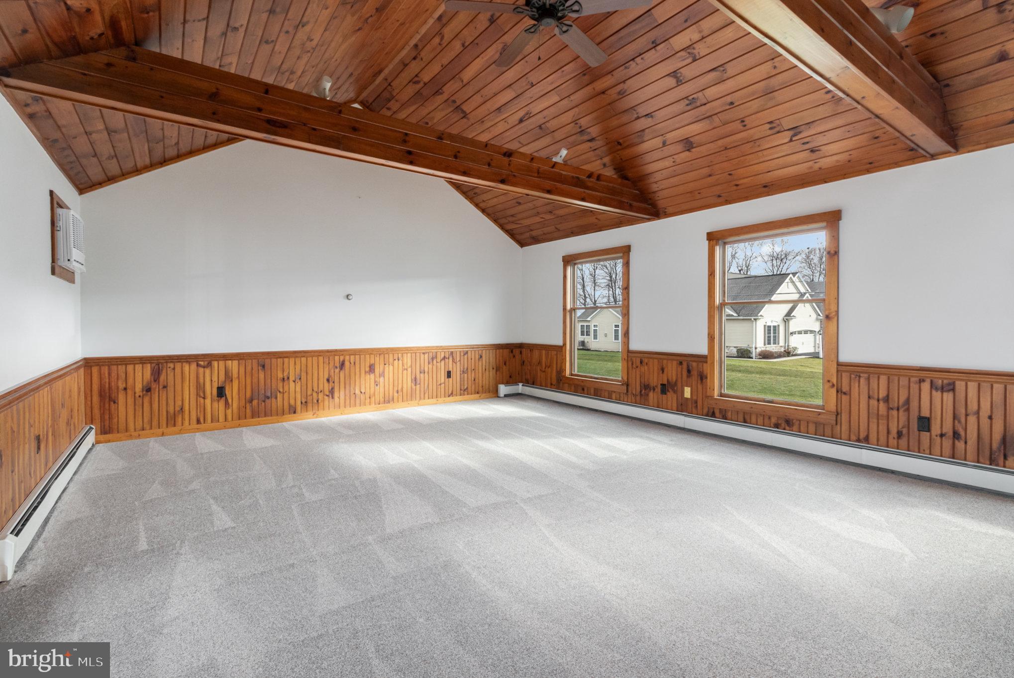 122 Woods Dr