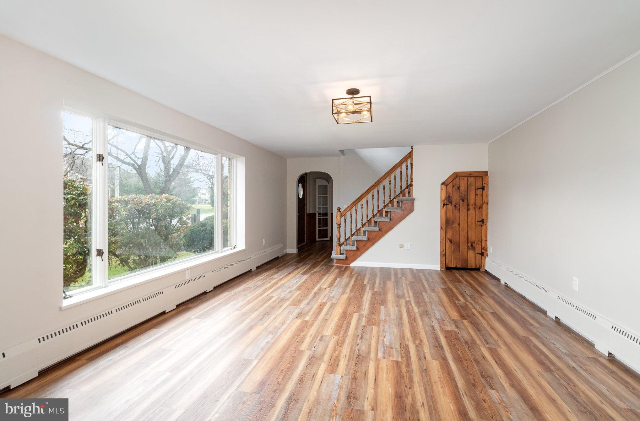 122 Woods Dr