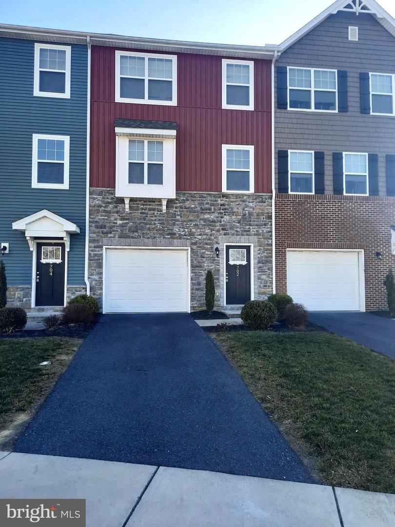 702 Admirals Quay Dr