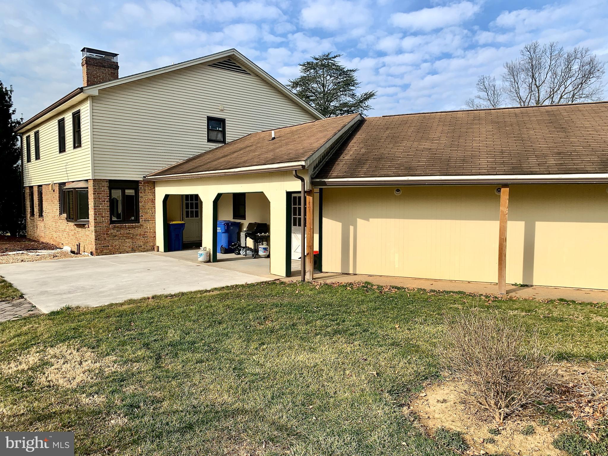 21 Valley View Dr