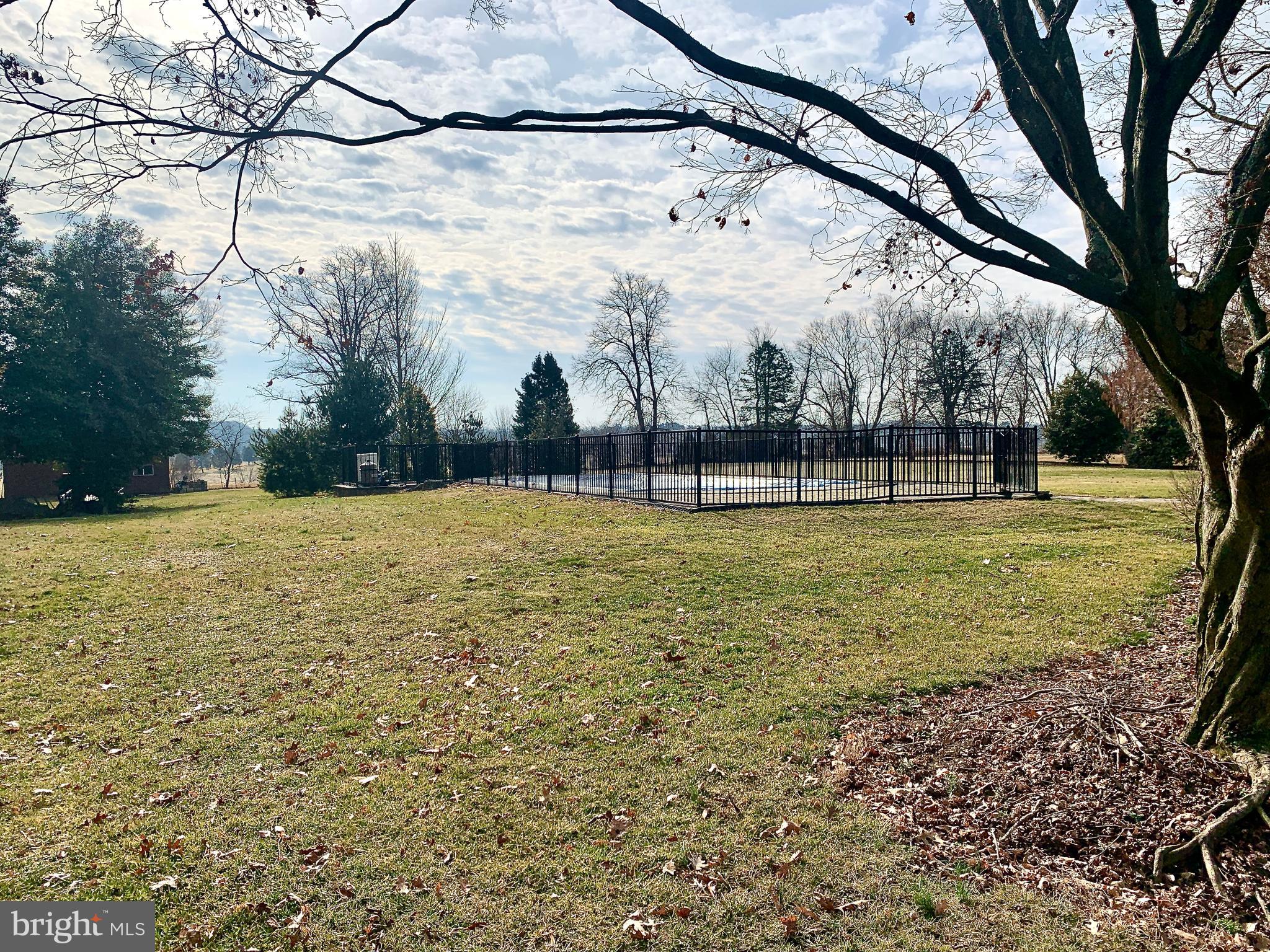 21 Valley View Dr