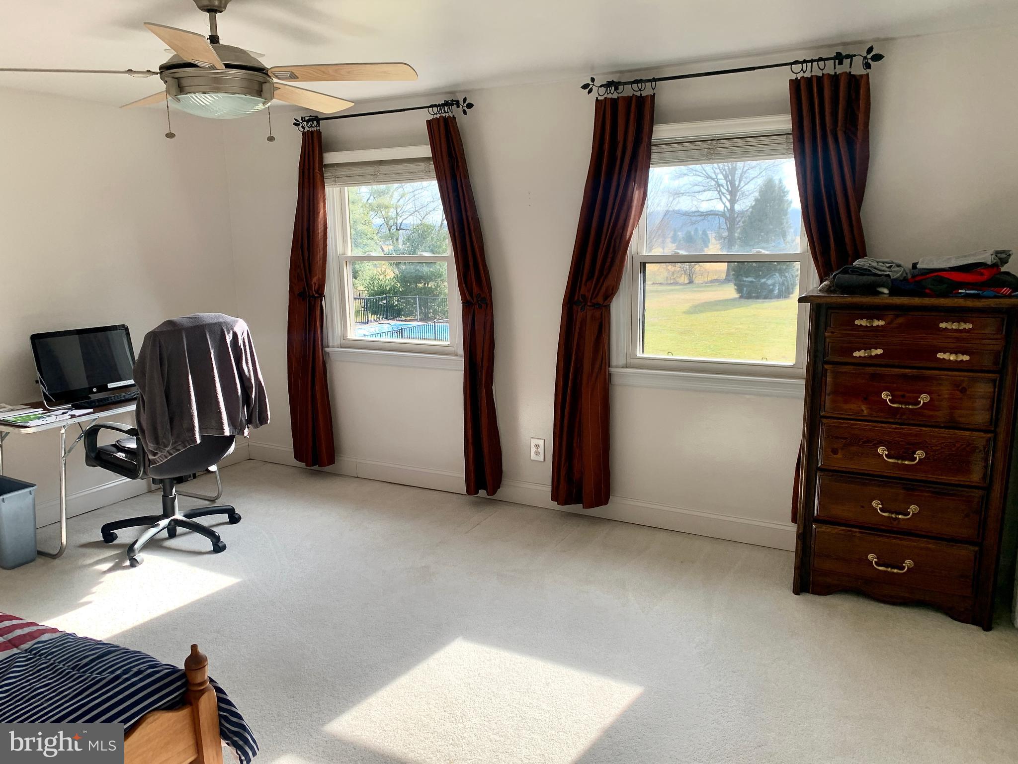 21 Valley View Dr