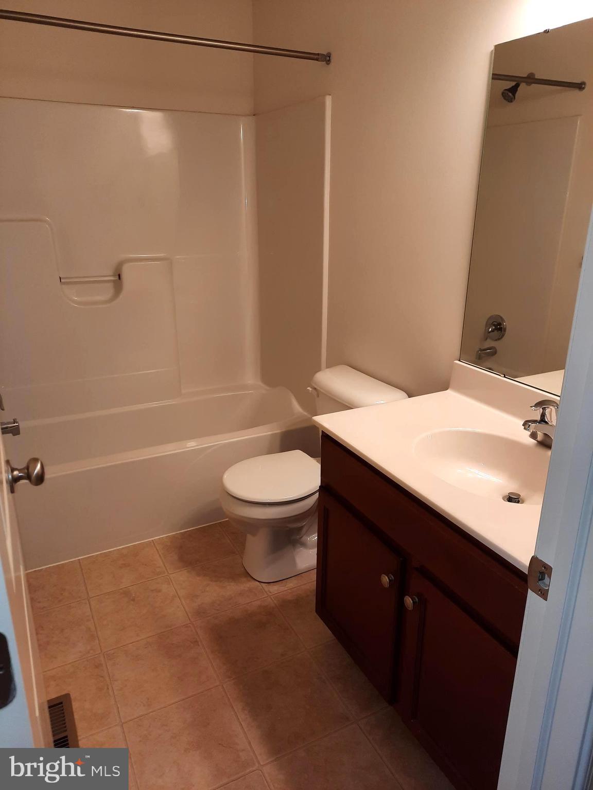 807 ADMIRALS QUAY DR