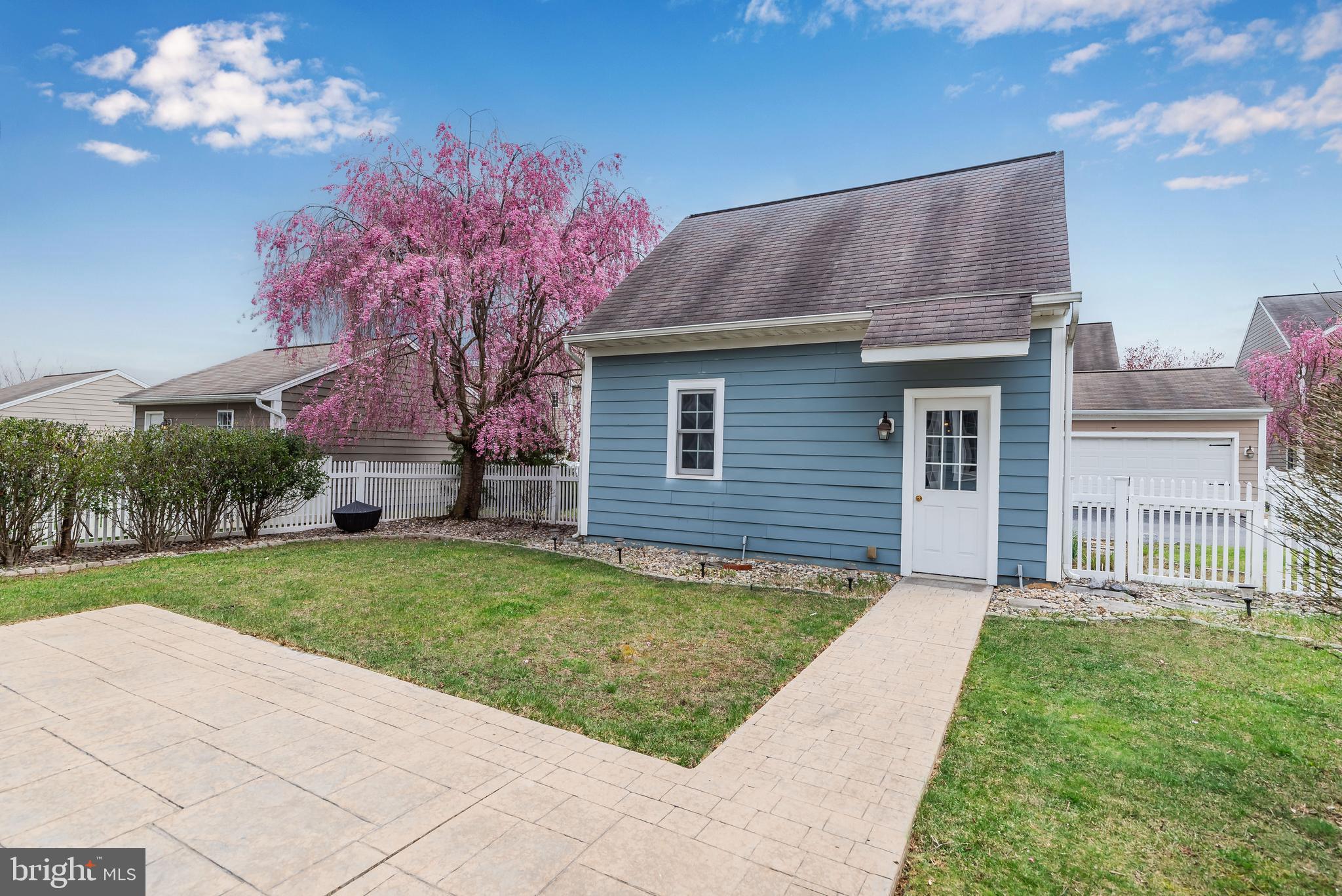 28 Summer Ln