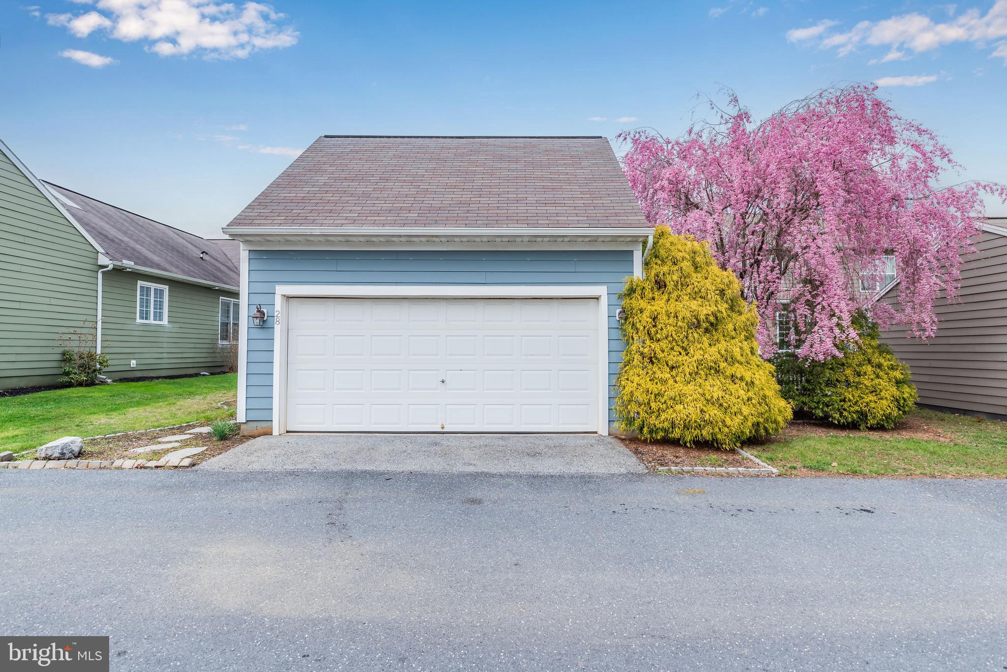 28 Summer Ln