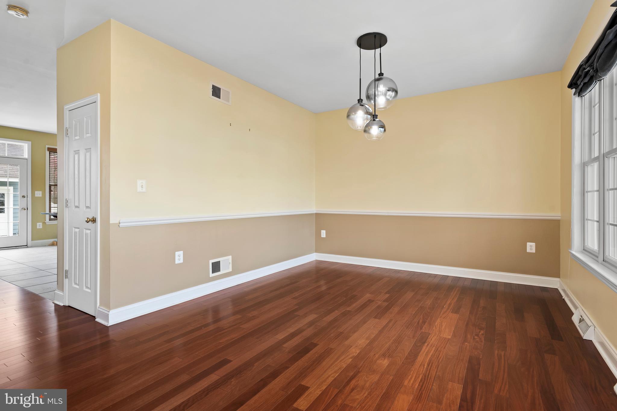 28 Summer Ln