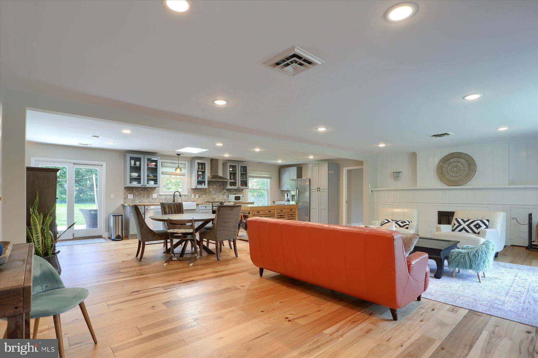 344 N 25th St