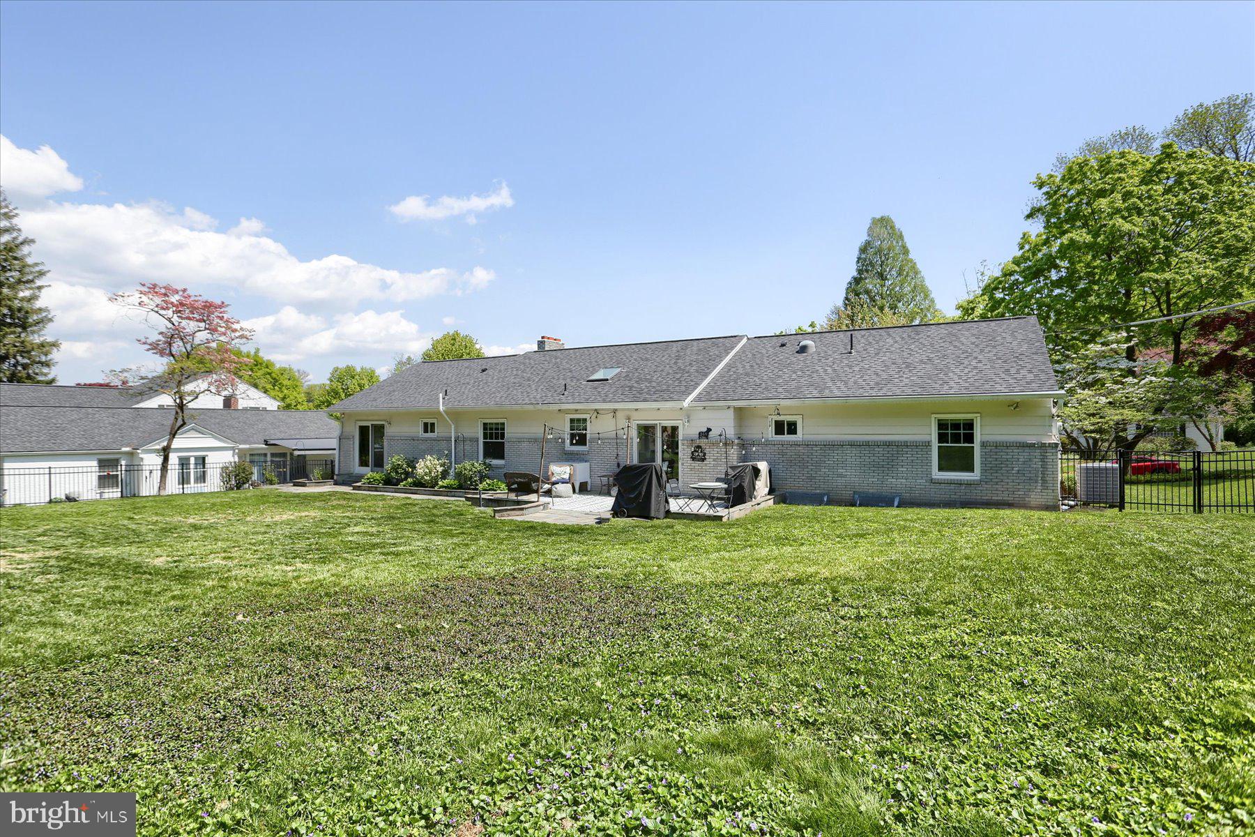 344 N 25th St