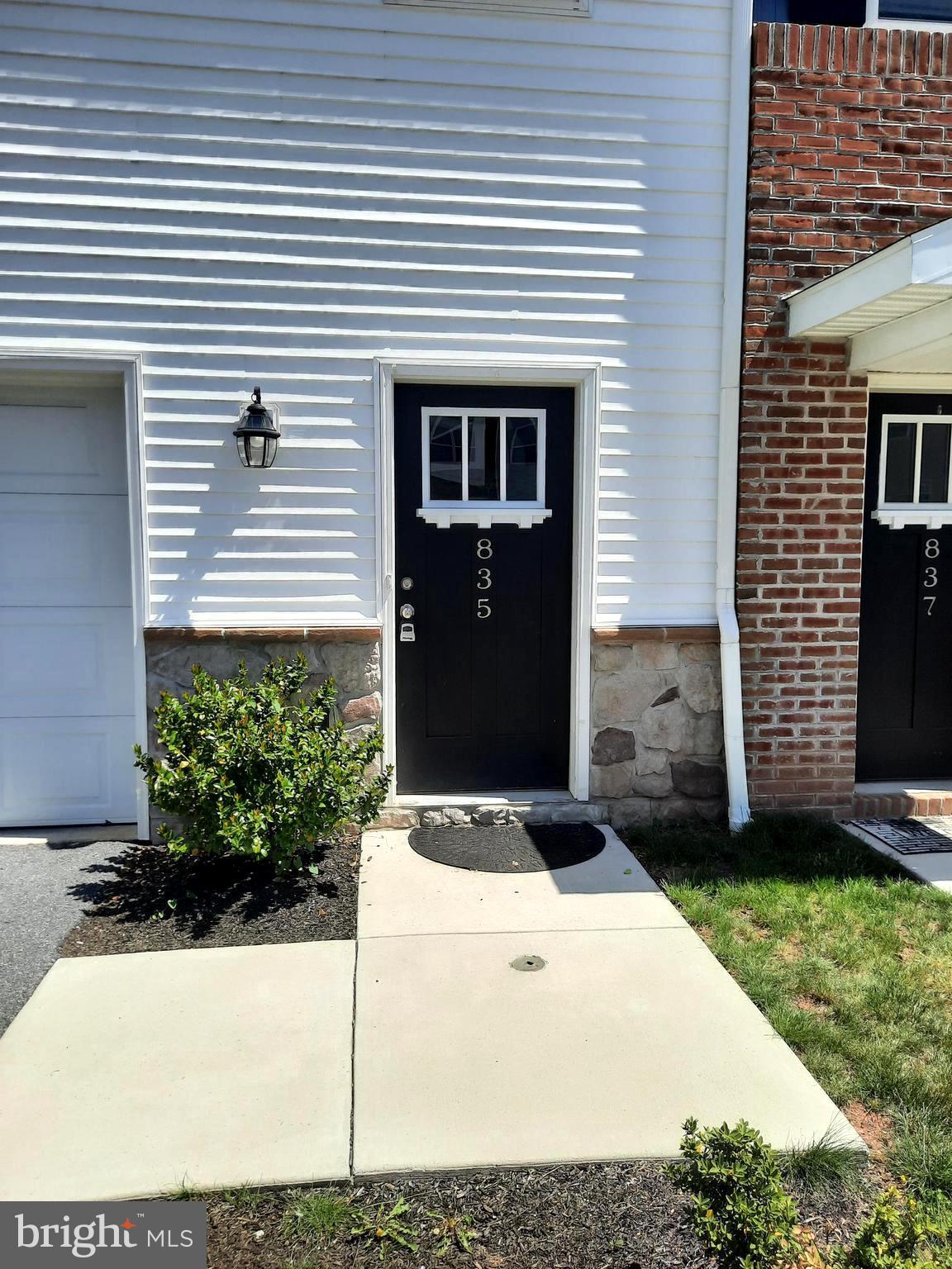 835 ADMIRALS QUAY DR