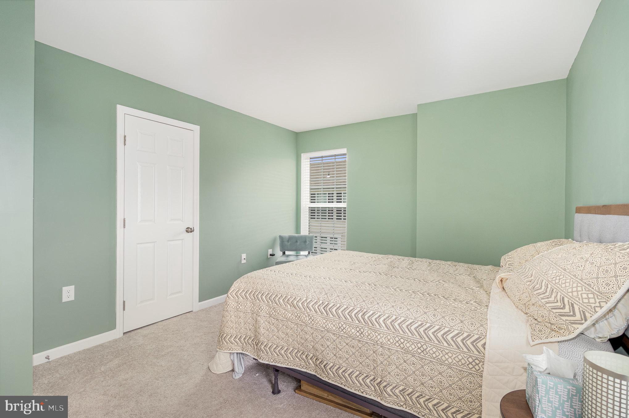 3037 Meridian Cmns #D