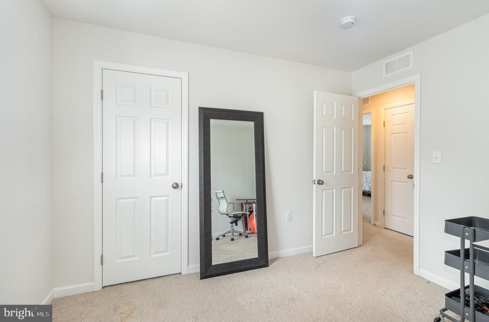 3037 Meridian Cmns #D