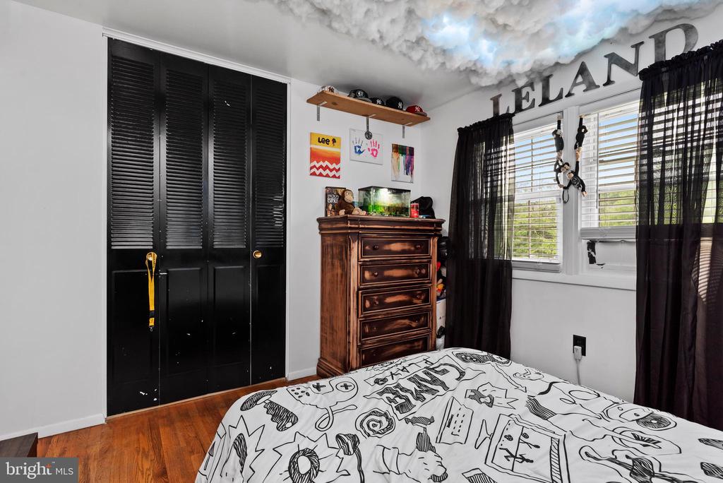 913 Drexel Hills Blvd