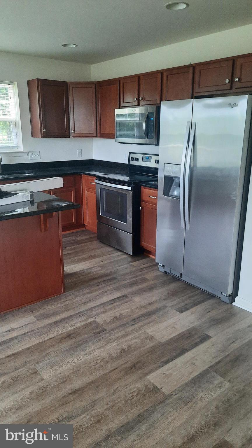 805 ADMIRALS QUAY DR