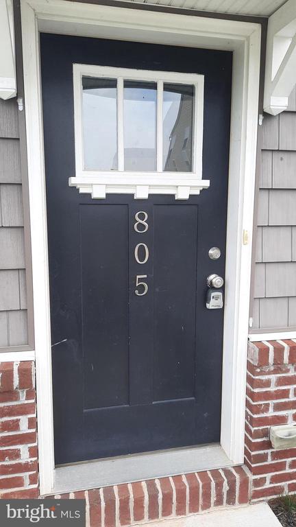 805 ADMIRALS QUAY DR
