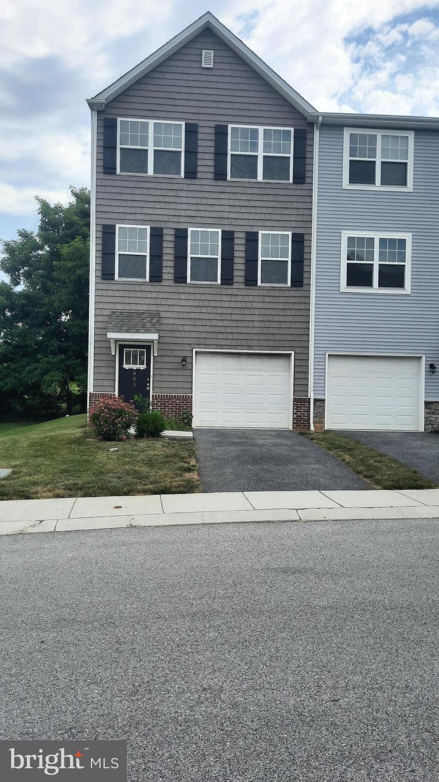 805 ADMIRALS QUAY DR