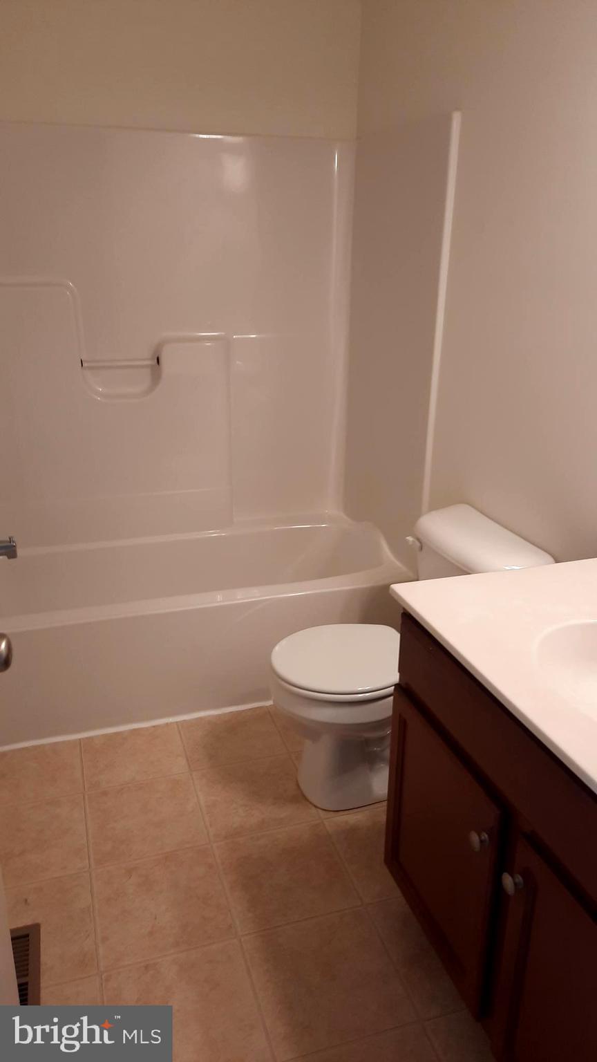 828 ADMIRALS QUAY DR