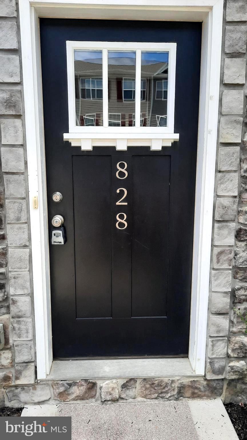 828 ADMIRALS QUAY DR