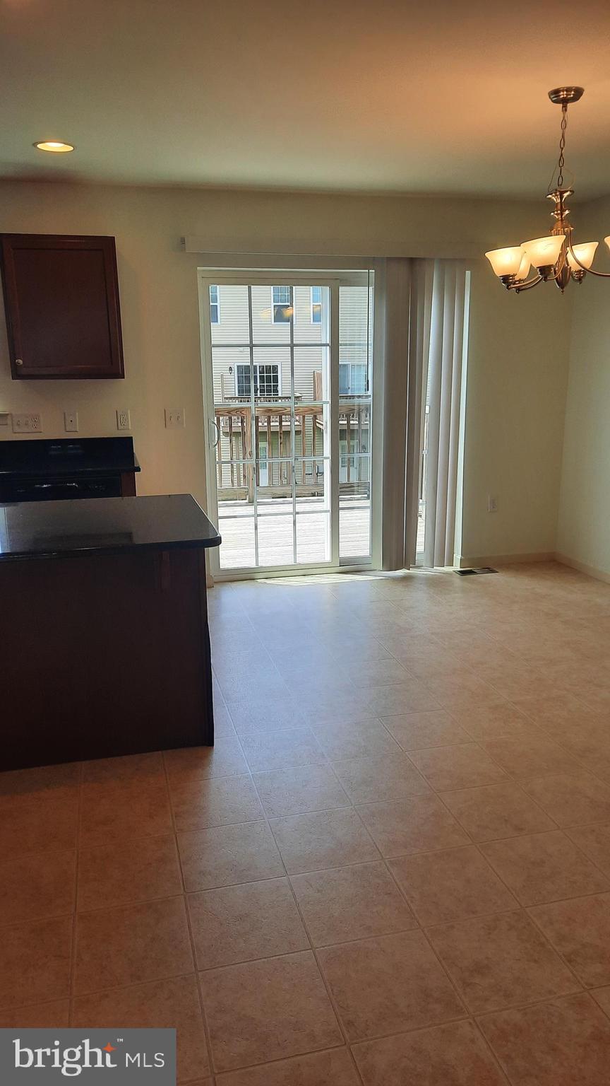 828 ADMIRALS QUAY DR