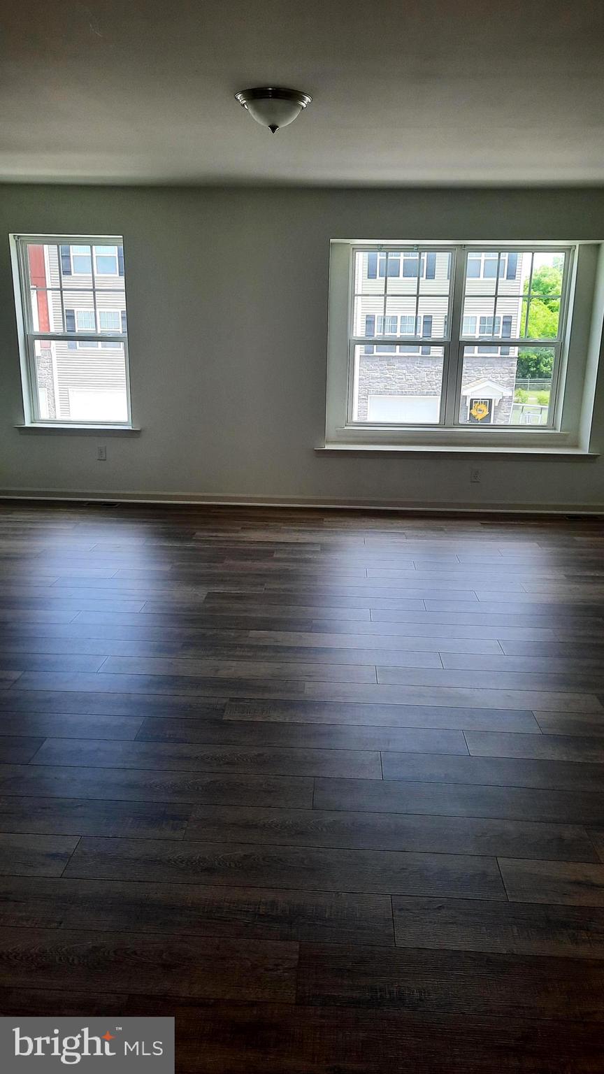 828 ADMIRALS QUAY DR