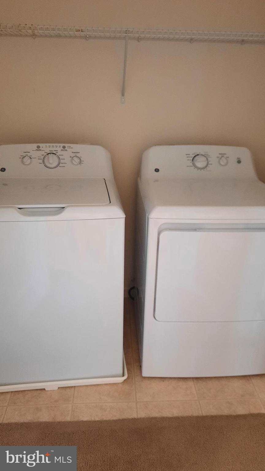 828 ADMIRALS QUAY DR