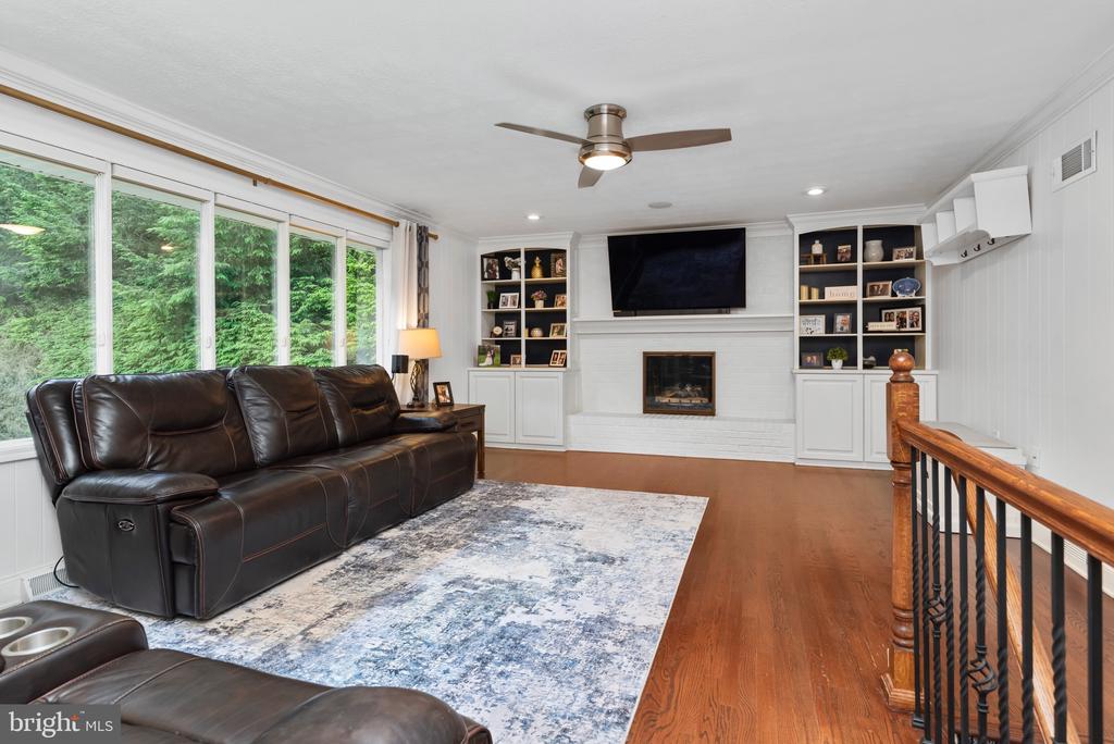 841 Mandy Ln