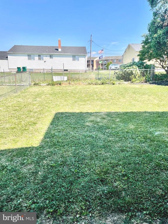 16 W Glenwood Dr #A
