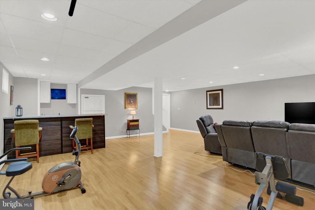 711 Carriage Ln