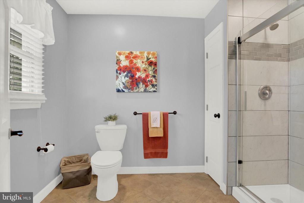 711 Carriage Ln
