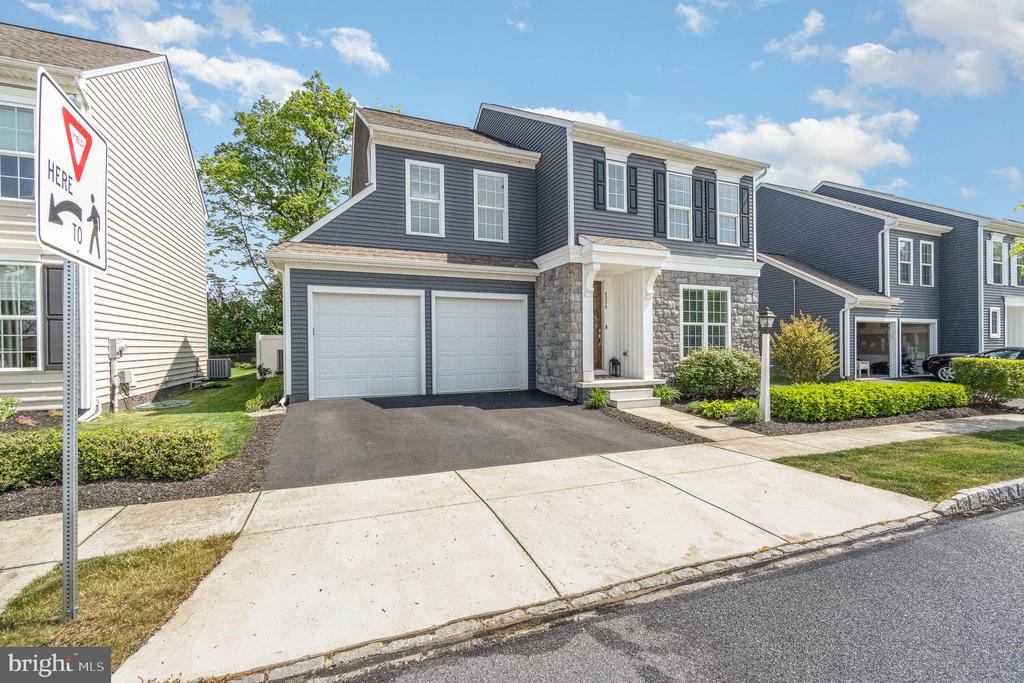 3275 Longview Rd