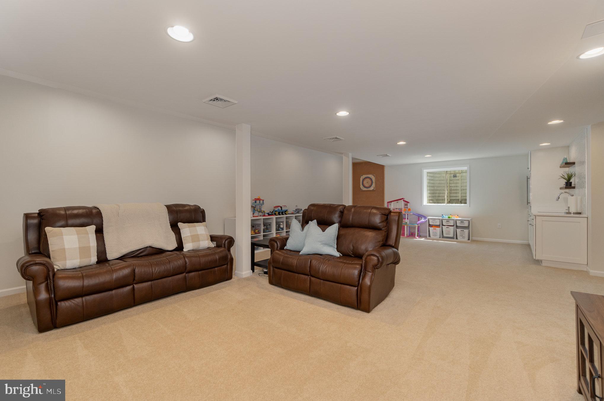 3275 Longview Rd