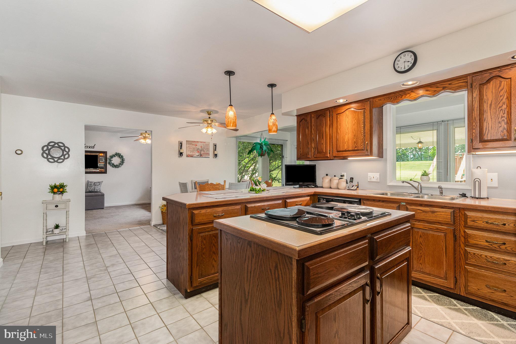 848 W Old York Rd