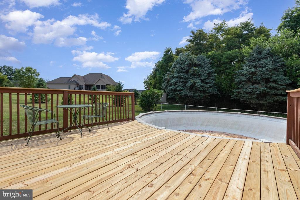 848 W Old York Rd