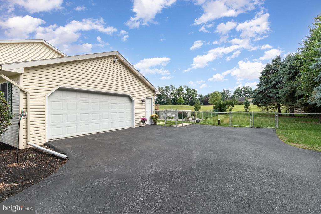 848 W Old York Rd