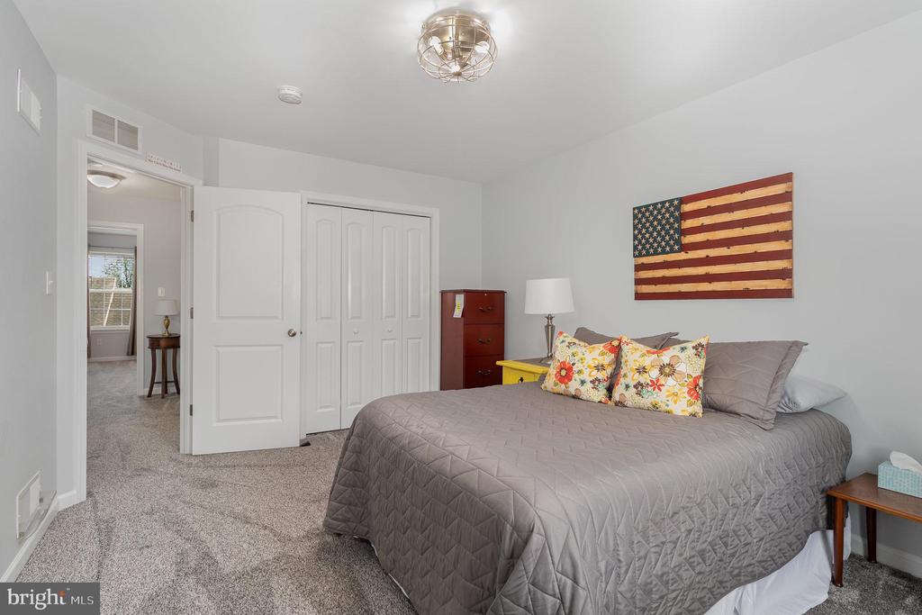 4 Vista Cir