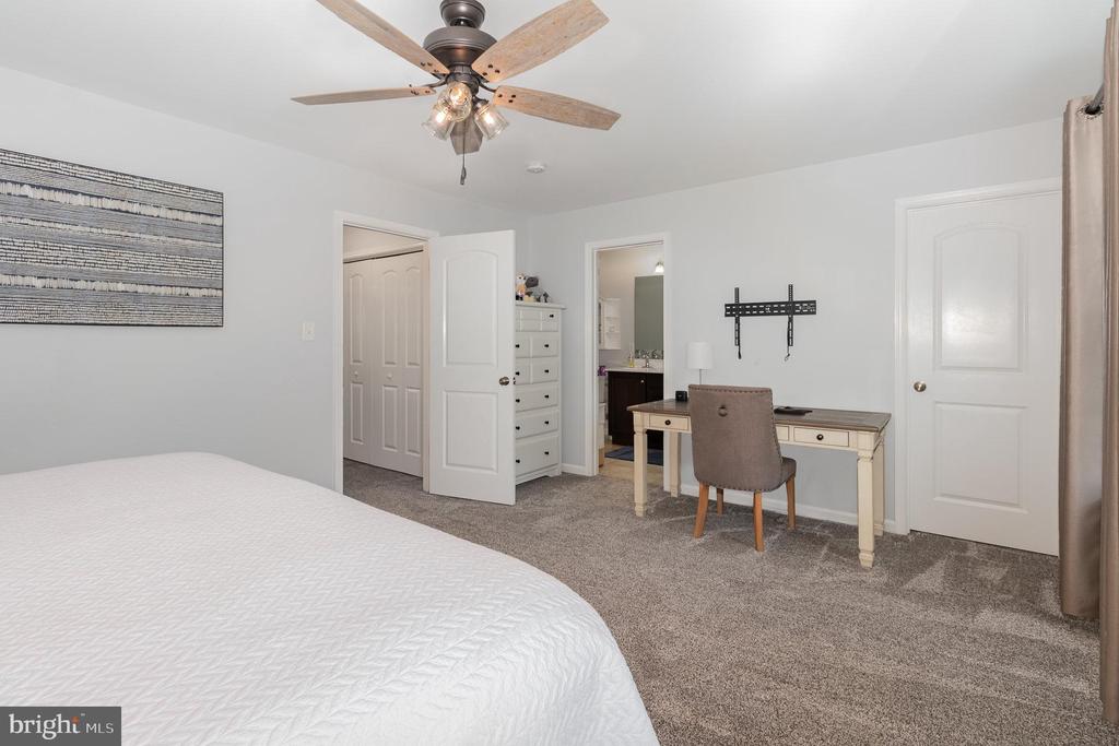 4 Vista Cir