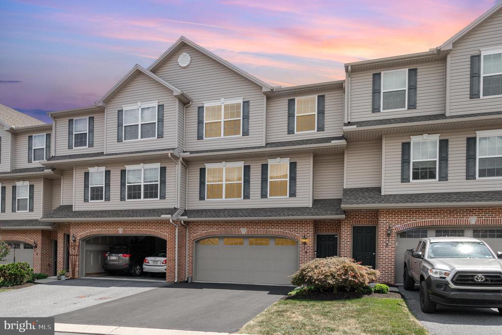 4 Vista Cir
