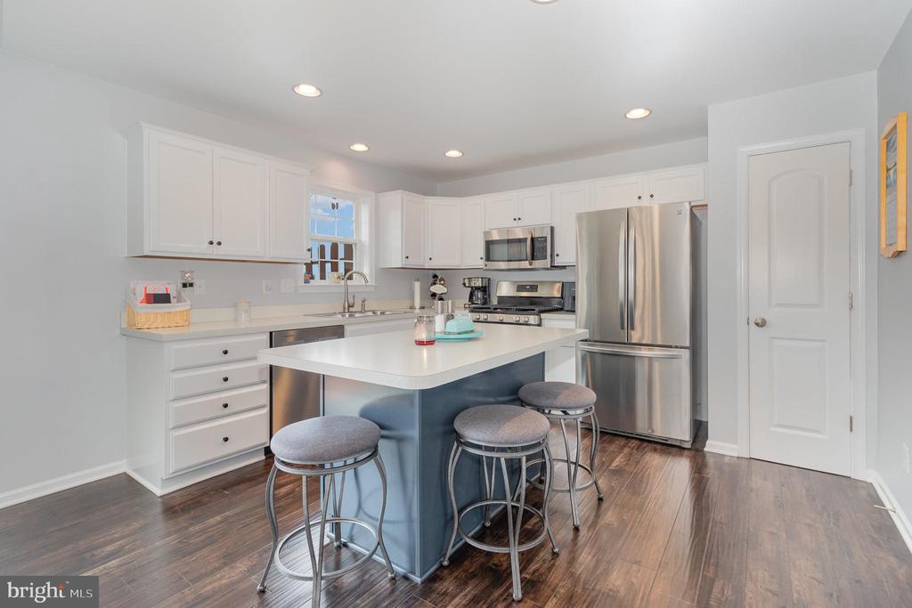 4 Vista Cir