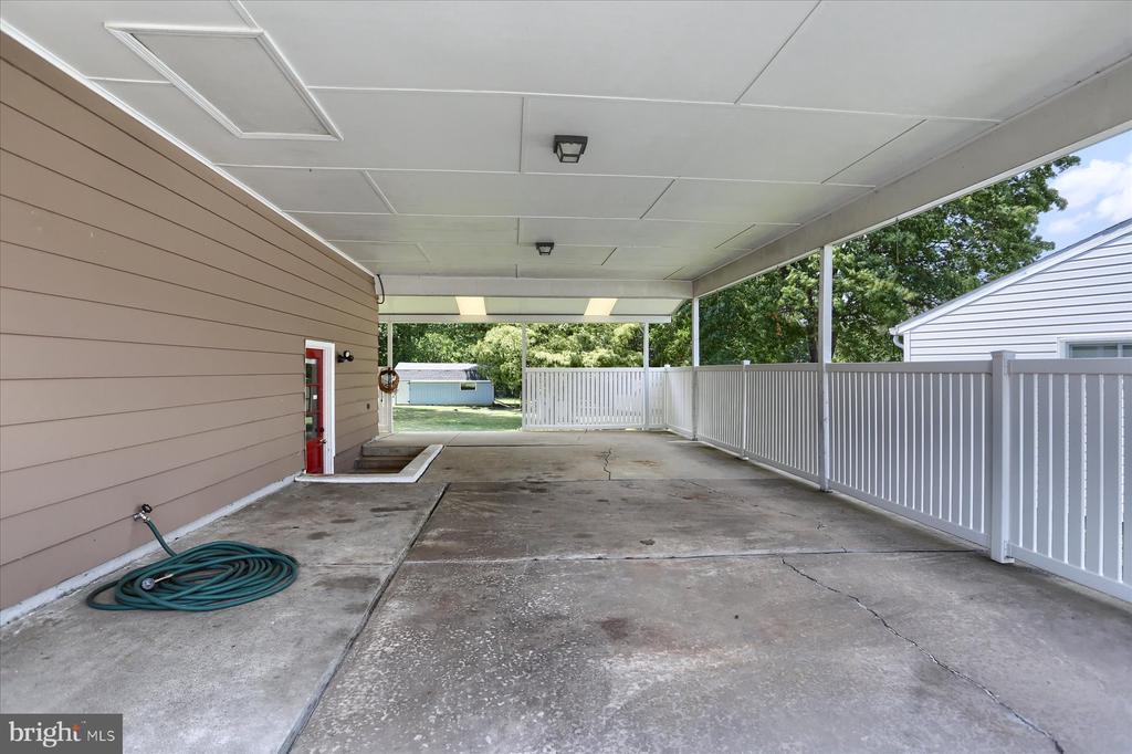 20 Neponsit Ln