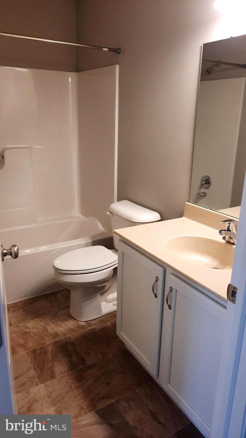 806 ADMIRALS QUAY DR