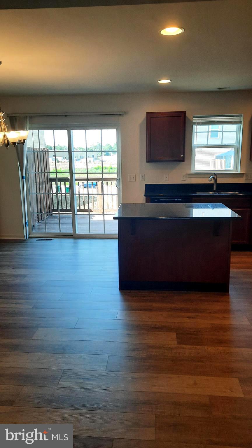 818 ADMIRALS QUAY DR