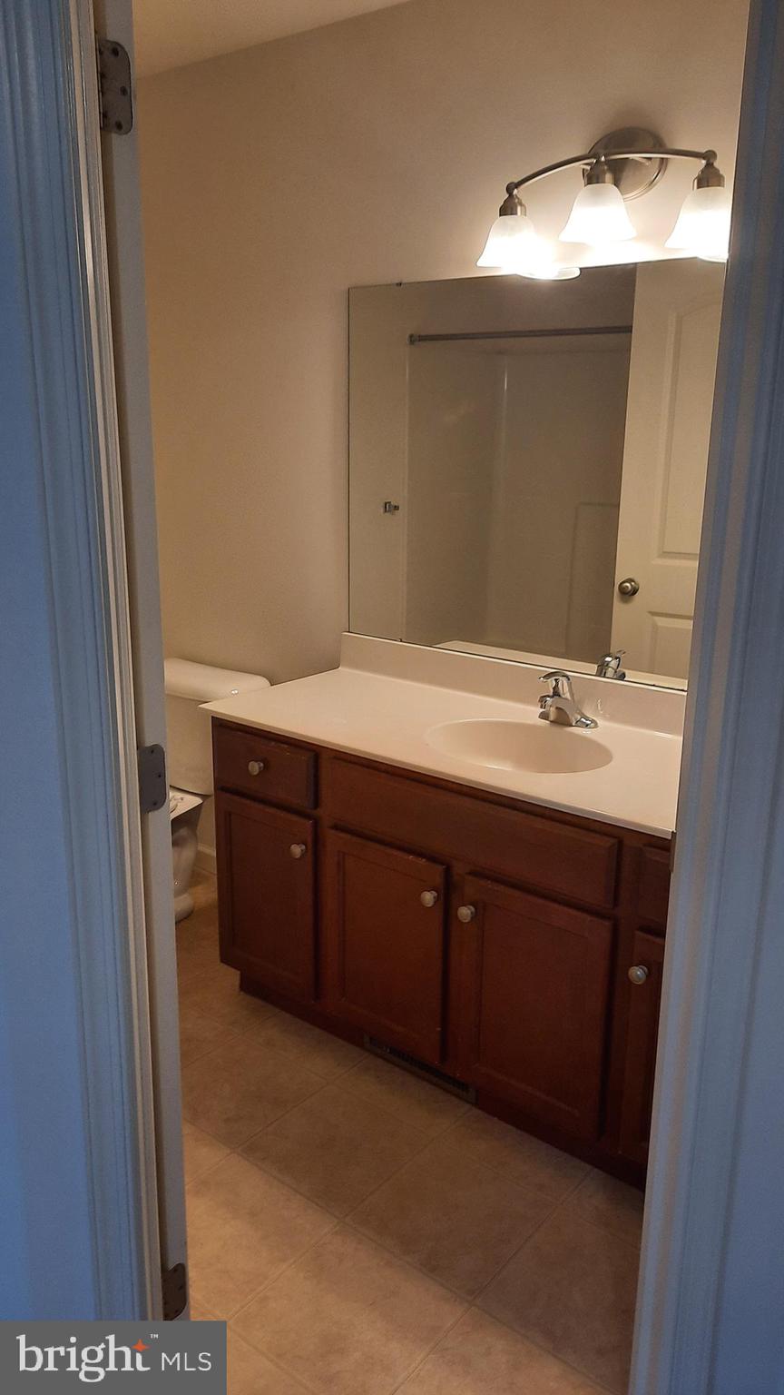 818 ADMIRALS QUAY DR