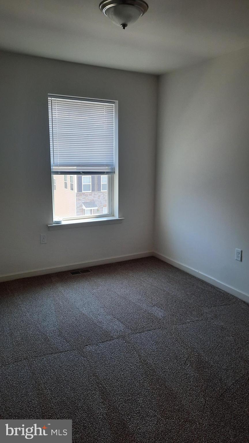 818 ADMIRALS QUAY DR