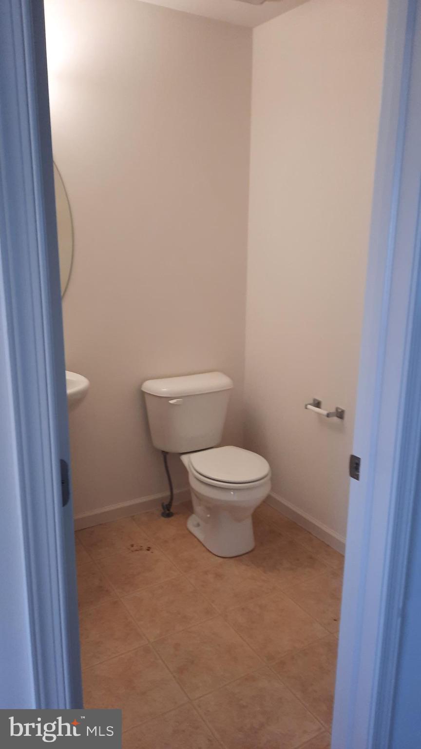 818 ADMIRALS QUAY DR