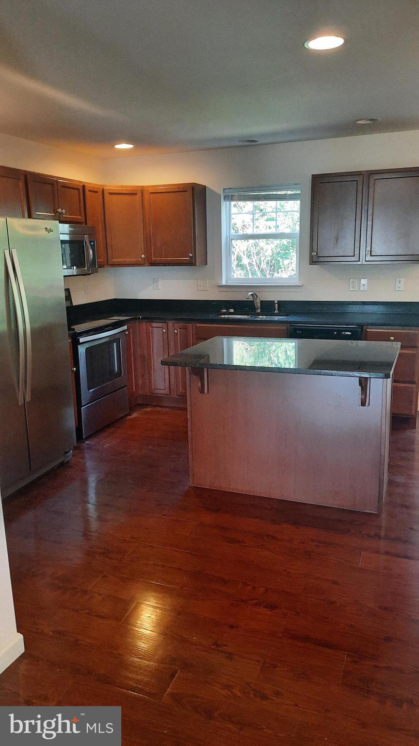 707 ADMIRALS QUAY DR